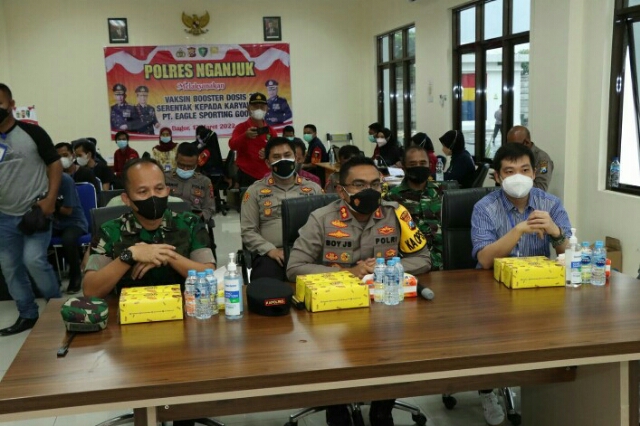 Kapolres Nganjuk Terus Lakukan Percepatan Vaksinasi dalam Kejar_Herd Immunity_Jelang Puasa