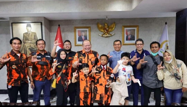 Bertemu Bocah SD Bercita-cita Jadi Anggota PP, LaNyalla: Menanamkan Nilai Pancasila Harus Sejak Dini