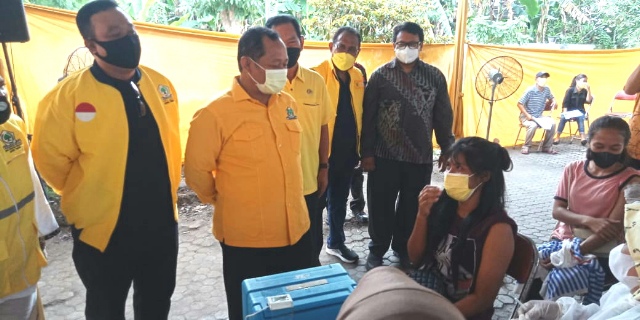 Tekan Sebaran Covid-19, Golkar Jatim Gelar Vaksinasi Booster
