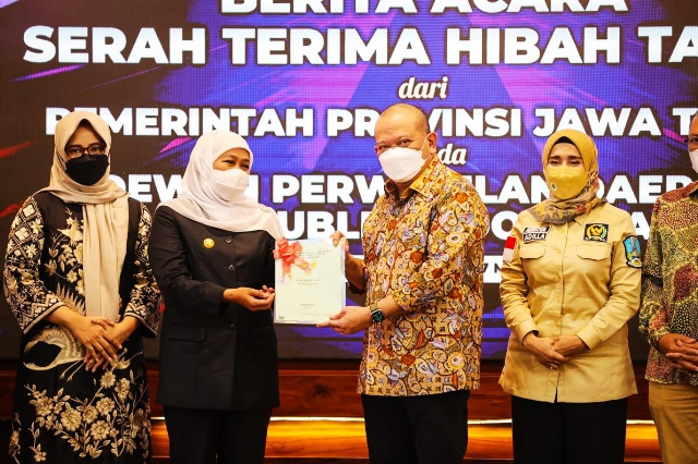 LaNyalla Sebut Khofifah “Gubernur Gak Pake Lama”