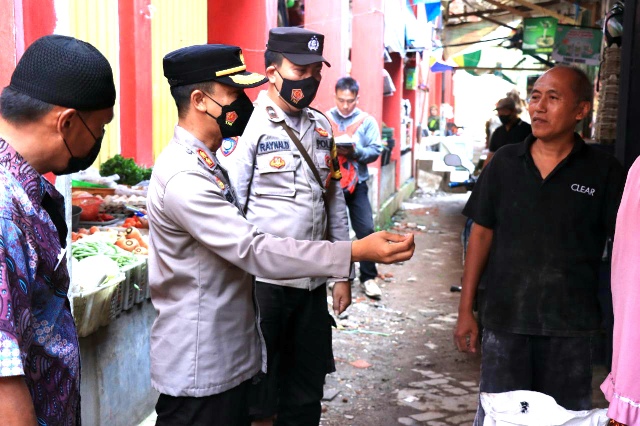 Jelang Ramadhan, Kapolres Jember Sidak Pasar dan Distributor Migor Curah