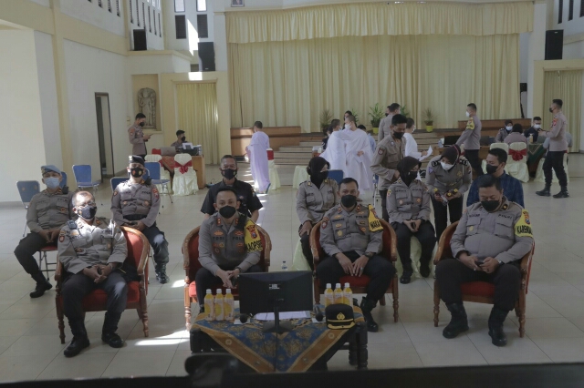 Gelar Vaksinasi di STAB Kertarajasa dan Padepokan Dhammadika Arrama oleh Tim Vaksinator Polres Batu