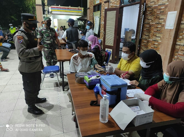 Patroli Pamor Keris dilakukan Polsek Wonocolo Dalam Pemantapan Dukungan Polri Penanganan Covid-19