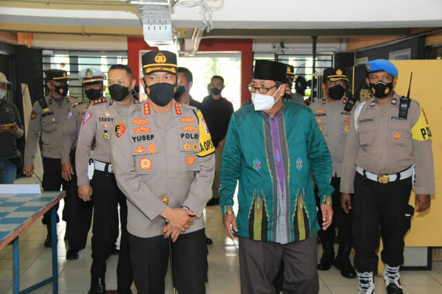 Berhadiah Motor Dari Kapolrestabes Surabaya, Untuk Masyarakat yang Vaksin Booster di Masjid Agung Surabaya