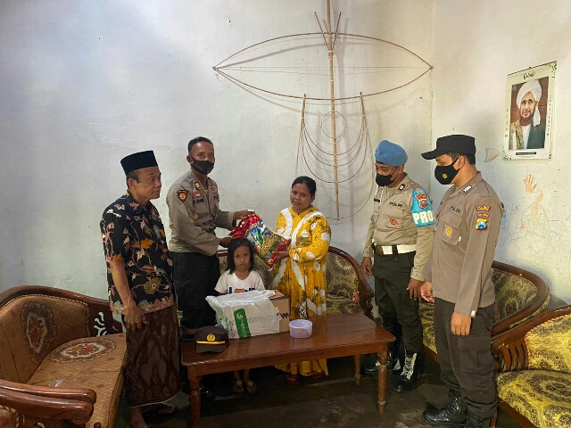 Kapolres Probolinggo Berikan Bantuan Untuk Bocah Penderita Tumor, Bukti Polisi Peduli Terhadap Masyarakat