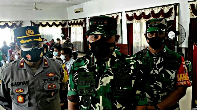 Kodim 0831/Surabaya Timur Salurkan Program Bantuan Tunai PKL dan Warung, Untuk Masyarakat Tingkat Yang Paling Bawah