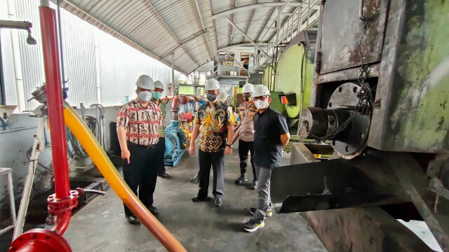 Polda Jatim terus kordinasi dengan Stakeholder terkait, Untuk Memastikan Ketersediaan Minyak Goreng Aman di Pasar