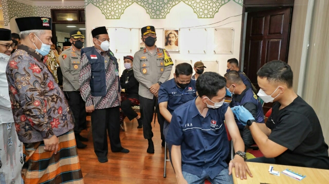 Targetkan 210.150 Dosis dalam 3 hari, PWNU Jatim bersama Kanwil Kemenag dan Forkopimda Jatim Gelar Vaksinasi Serentak