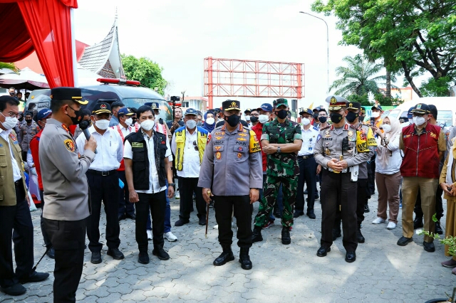 Kapolri Imbau Pemudik Manfaatkan Layanan Posko Mudik, Saat Mengecek Rest Area KM 57