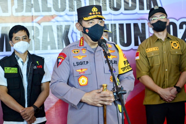 Tinjau Pelabuhan Merak, Kapolri Apresiasi Masyarakat Mudik Lebih Awal