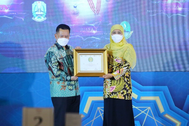 Jatim Raih Tiga Penghargaan di Anugerah Adinata Syariah 2022
