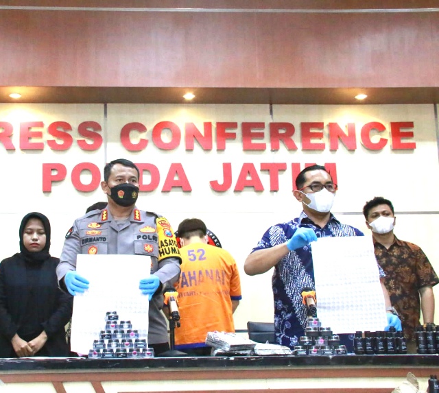 Pemalsu Kosmetik Merk KLT Dibekuk Polda Jatim