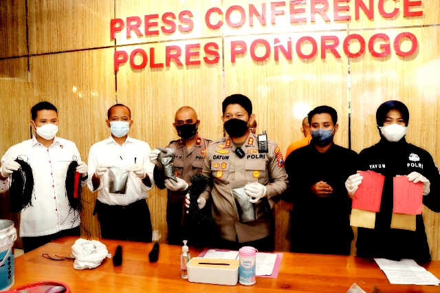 Polres Ponorogo Bekuk Pelaku Pengedar Serbuk Petasan