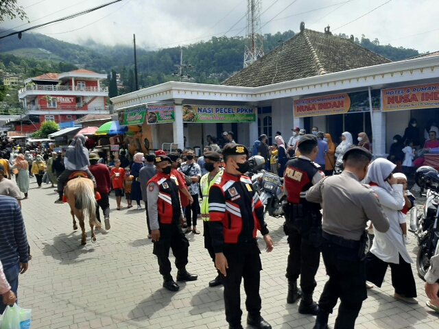 Rekayasa Lalu Lintas dan Siagakan Tim Drogba di Kawasan Wisata Sarangan, Dilakukan Oleh Polres Magetan