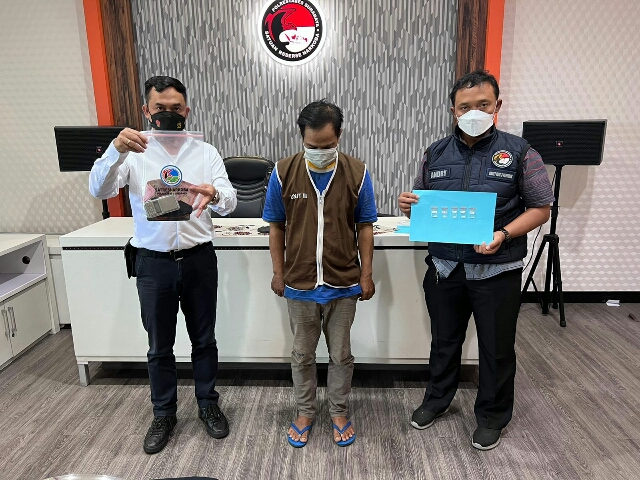 Seorang Pengedar Narkotika Golongan 1 Jenis Sabu Dijebloskan Tahanan Polrestabes Surabaya