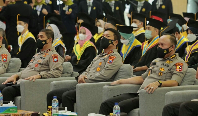 Wakapolri Beri Ceramah Kebangsaan di Universitas Negeri Jember, Didampingi oleh Kapolda Jatim