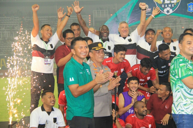 Berhasil Amankan Pertandingan Persahabatan Antara Persebaya Vs Persis Solo dengan Mengerahkan 2.400 Personil Polrestabes Surabaya