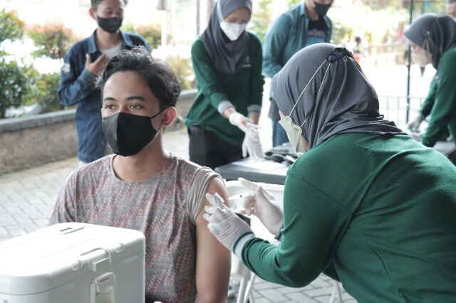 Polresta Malang Kembali Gelar Vaksinasi Drive Thru Sambut Kompetisi Liga 1