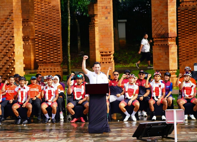 Kapolri Fokus Kembangkan Olahraga Sepeda Indonesia, Saat Gelar Parade Kemenangan Atlet Sea Games