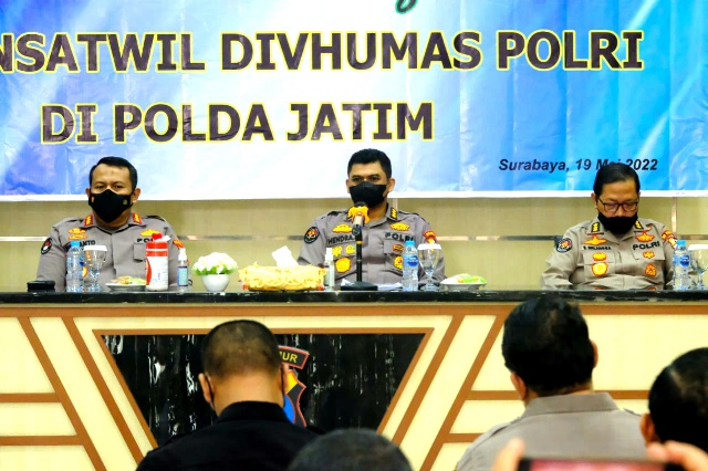 Kunjungi Polda Jatim, Tim Divisi Humas Polri Sosialisasi Fungsi Kehumasan
