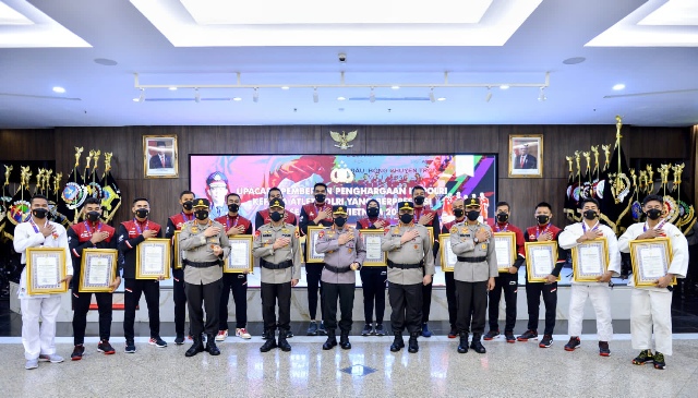 Kapolri Beri Penghargaan Atlet Polri yang Sumbang Medali di Sea Games