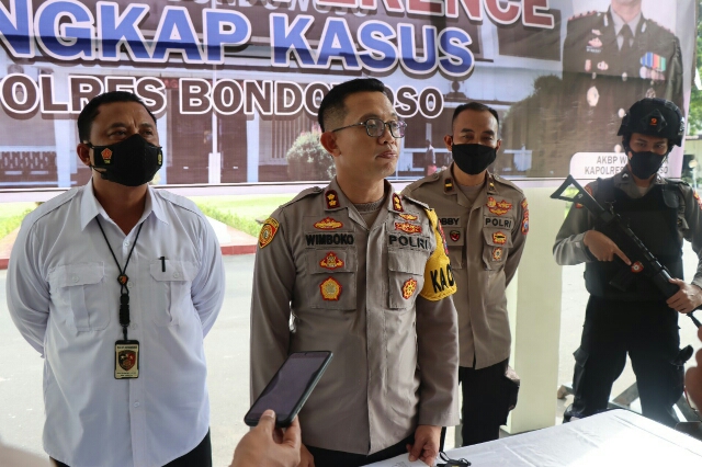 Sikap Sabar dan Ikhlas Polantas Polres Bondowoso Berbuah Penghargaan Bupati dan Kapolres