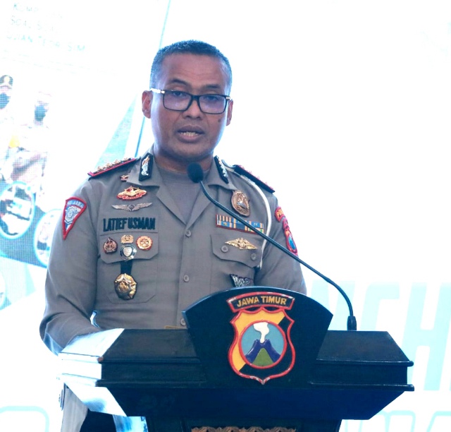 Dirlantas Polda Jatim Launching Buku Kumpulan Soal Ujian Teori SIM