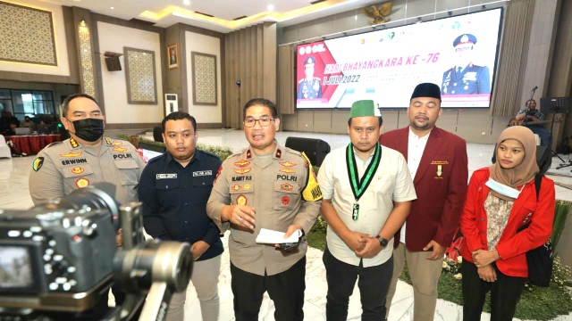 Menyambut HUT Bhayangkara ke 76, Polda Jatim Gelar Baksos
