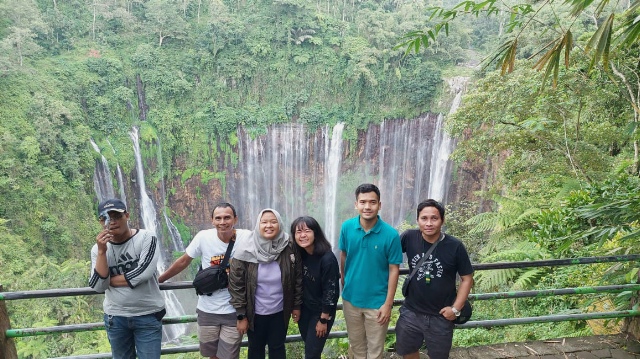 Air Terjun Tumpak Sewu Nan Sejuk yang dijuluki Niagara dari Indonesia