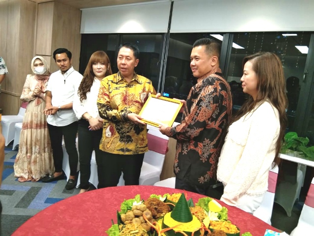 Pengacara Henry Indraguna & Partner Law Firm Buka Kantor Cabang di Surabaya