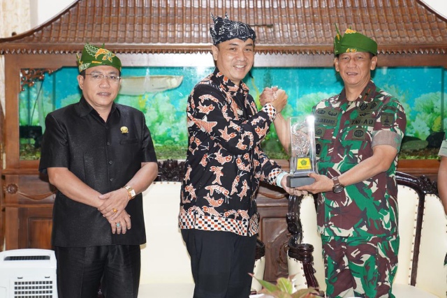 Danrem 084/BJ Silahturahmi dan Rakernis TMMD ke -114 TA. 2022, di Kabupaten Sidoarjo