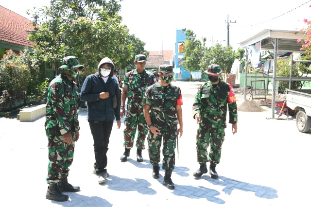 Kunjungi TMMD, Dandim 0816/Sidoarjo Memotivasi Pasukan Satgas