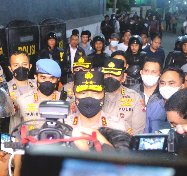 Polisi Jemput Tersangka MSAT di Pesantren