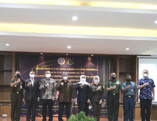 Gubernur Khofifah dan Kajati Jatim Resmikan Omah Rembug Adhyaksa