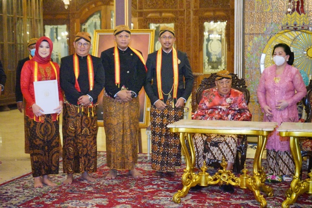 Bupati Sidoarjo Terima Gelar KRAT dari Keraton Surakarta