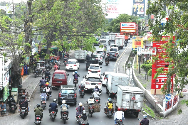Agustus Dikerjakan, Kemacetan di Pertigaan Aloha Sidoarjo Segera Terurai