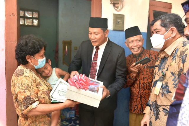 Wabup Minta Dinkes Kawal Pengobatan Balita Penderita Tumor Mata