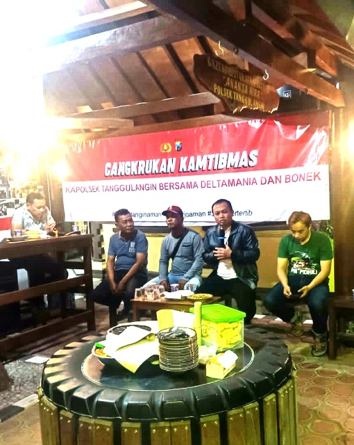 Polsek Tanggulangin Menggelar “Cangkrukan Kamtibmas” Bersama Deltamania dan Bonek Tanggulangin