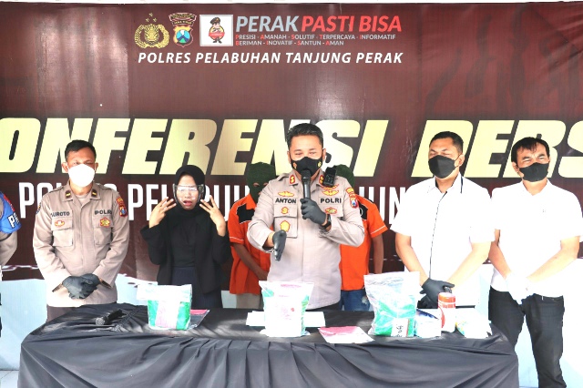Ribuan Kg Sabu Gagal Diedarkan, Dua Pelaku Diamankan Polisi