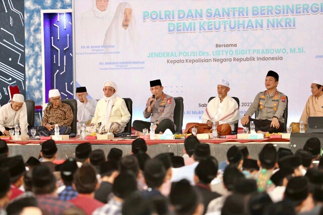Kapolri Hadiri Khotmil Qur’an dari Polri untuk Negeri di Ponpes Lirboyo Kediri