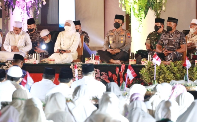 Gelar Doa Bersama HUT ke-77 Republik Indonesia di Gedung Negara Grahadi Surabaya, bersama Forkopimda Jatim