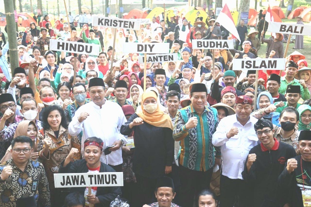 Khofifah Sampaikan 3 Pesan pada Peserta Perkemahan Lintas Agama. Apa saja?