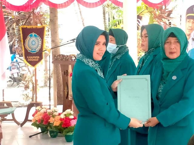 Ketua TP PKK Kecamatan Tanggulangin Lantik TP PKK Desa