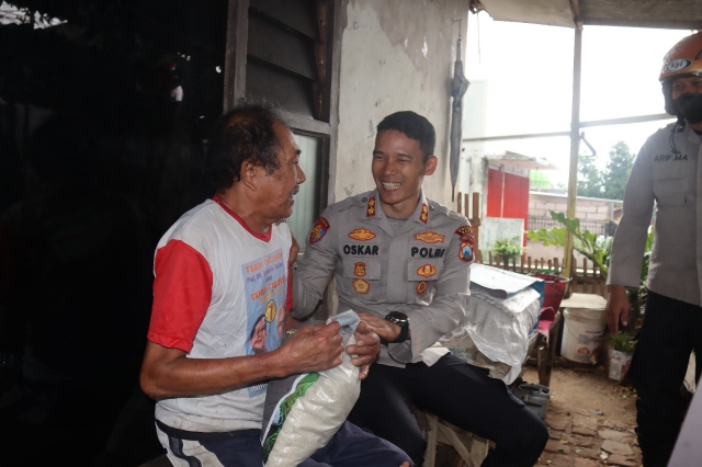Baksos Sandi Pelita Pasca Penyesuaian Harga BBM Digelar oleh Polres Batu