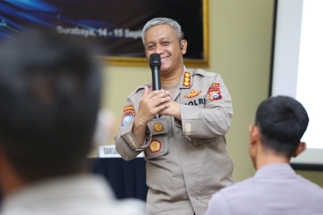Polda Jatim Melalui Brimob Menguatkan Bhabinkamtibmas di Daerah
