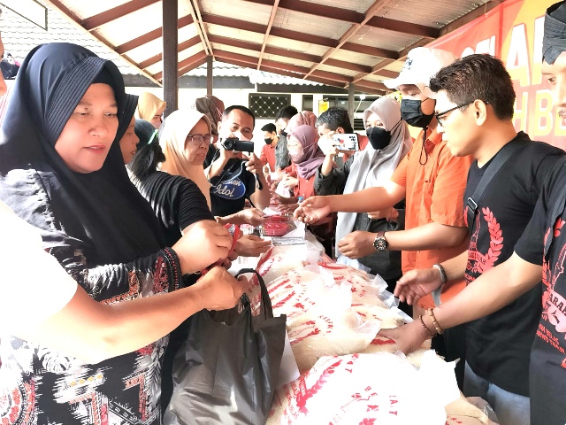Operasi Pasar Lumbung Pangan Jatim Diserbu Masyarakat