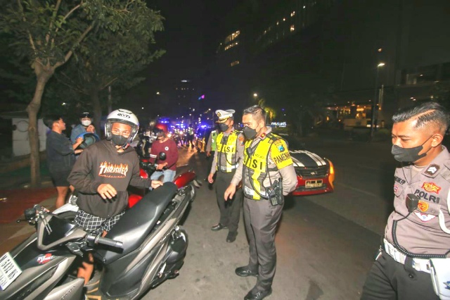 Satlantas Polrestabes Surabaya Gelar Razia dengan Metode Stationer Checkpoint