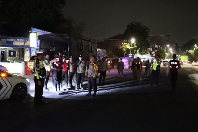 Polres Pelabuhan Tanjung Perak Gelar Patroli Skala Besar, dalam Mengantisipasi Gangguan Kamtibmas