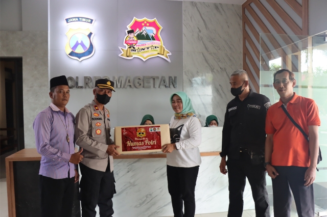 Salurkan Bantuan Sosial Untuk Korban Bencana Alam, disalurkan Langsung oleh Si Humas Magetan dengan Menggandeng Awak Media