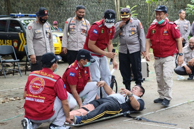 Tingkatkan Kemampuan Personel Hadapi Bencana Alam dilakukan oleh Polres Tulungagung